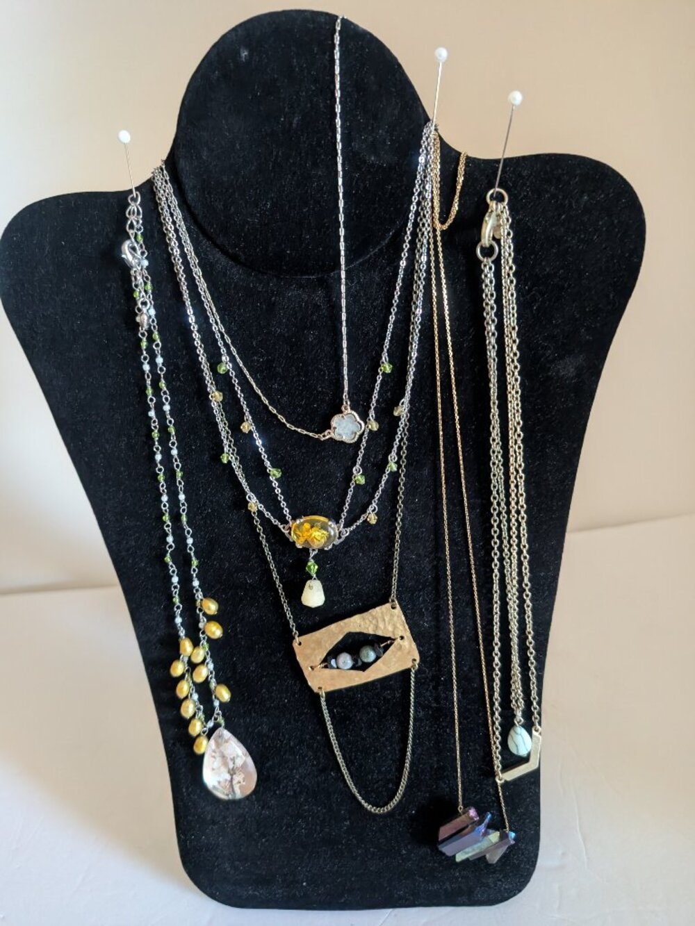 6 UNIQUE VINTAGE NECKLACES, DIFFERENT STYLES, LENGTHS AND MATERIALS